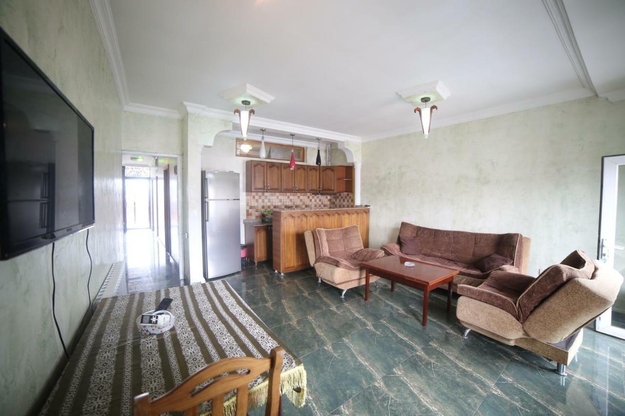 Makvalas Apartment In Batumi Centre Exteriör bild