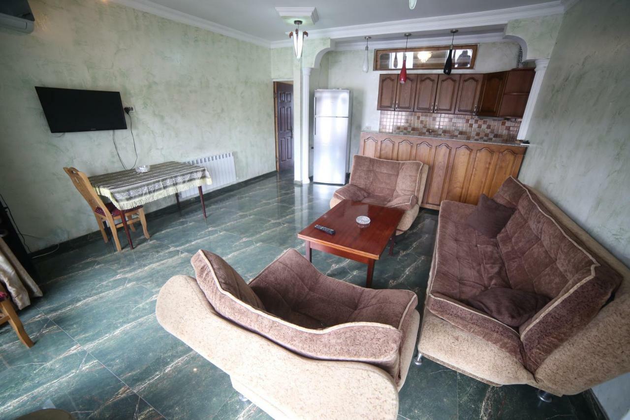 Makvalas Apartment In Batumi Centre Exteriör bild